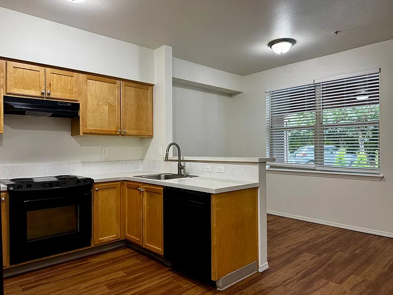 Louis York Apartments — Photo 23