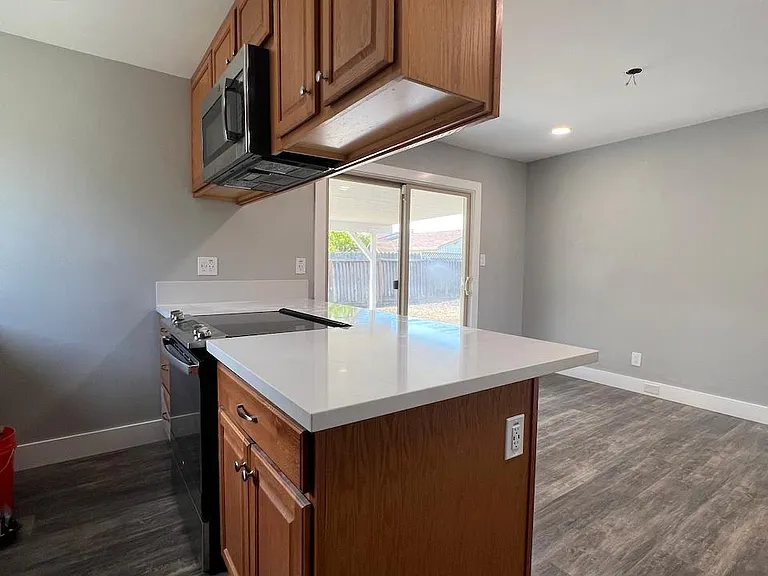 35489 Cleremont Dr — Photo 22