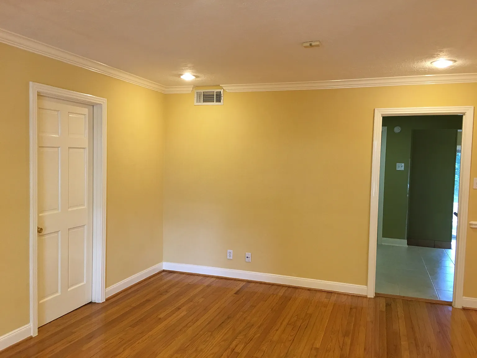 3 bed, 1341 sqft, $2,000 — Photo 4