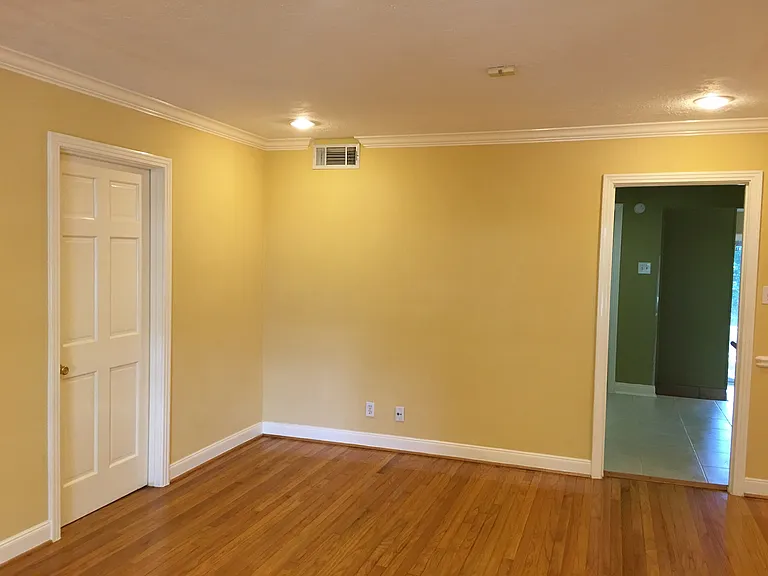 3323 Cloverdale St — Photo 3