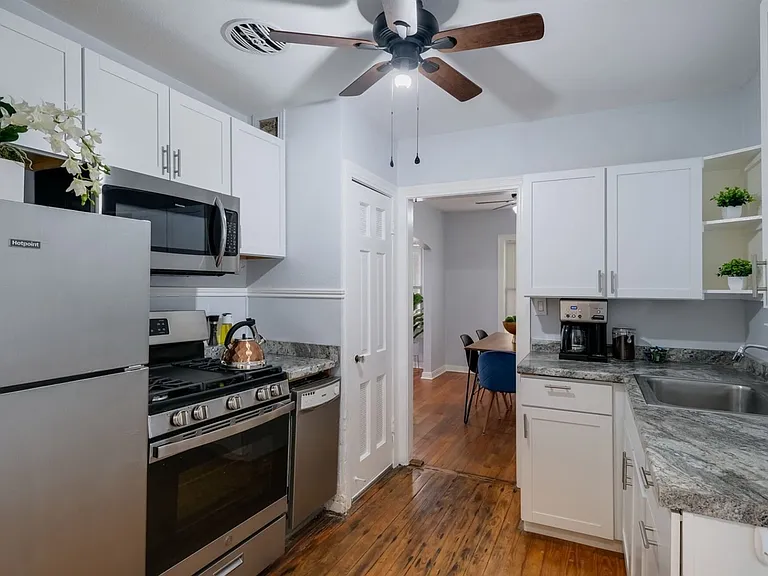 422 Pershing Ave #A — Photo 8