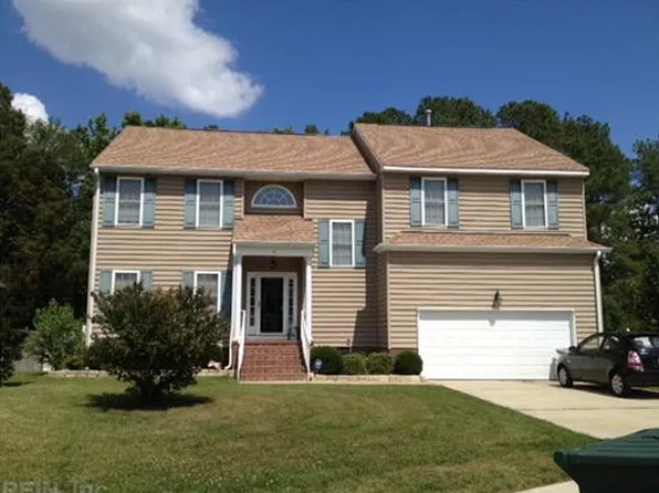 8 Bohnert Dr, Hampton, VA 23666