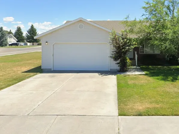 901 Abigail Ct, Idaho Falls, ID 83406