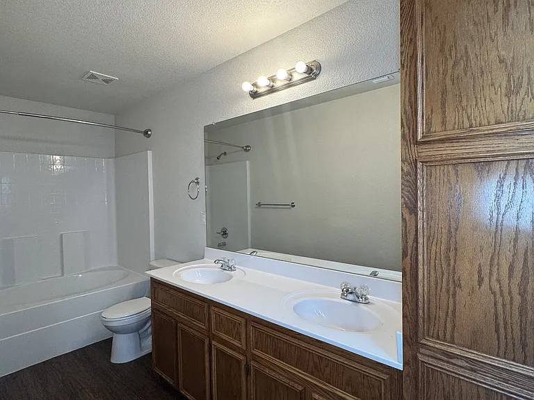 1521 Justin Loop — Photo 13