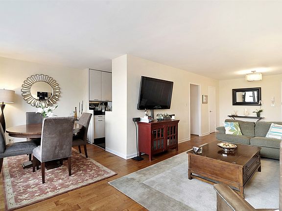 2nd image of 130 E 18th St APT 15H