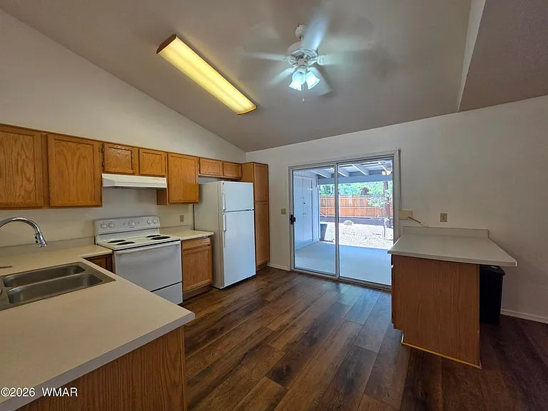 1721 W Hall St — Photo 12