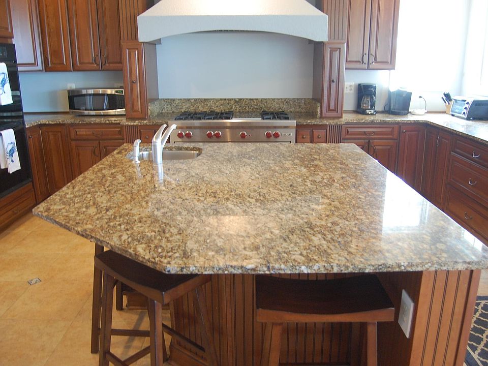 1st image of 364 Oak Dr