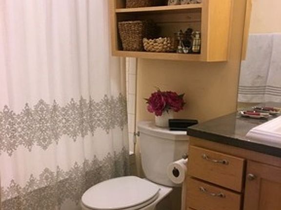 3rd image of 215 NW 10th St APT 204