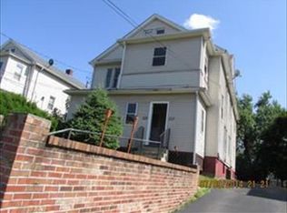 215 Holcomb St, Hartford, CT 06112
