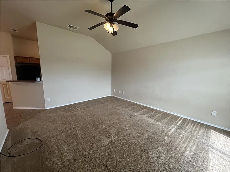4205 Cambridge Dr #B — Photo 2