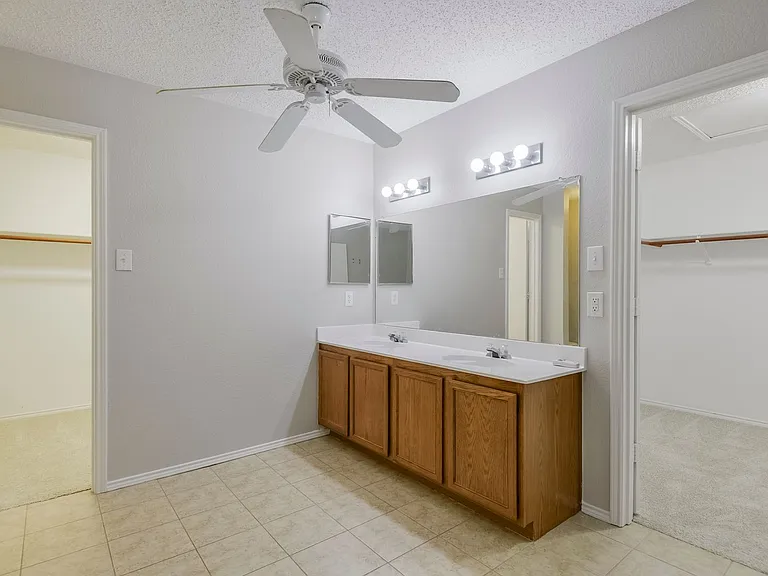 5525 Ventura St — Photo 9