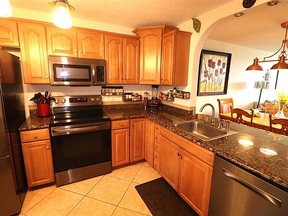 4th image of 802 Cypress Grove Lane #505