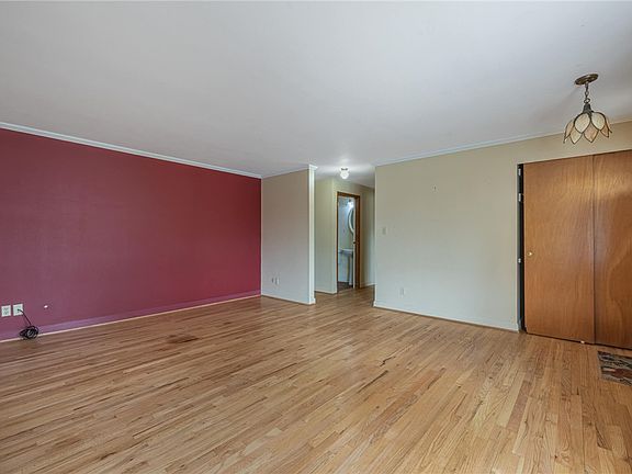 5th image of 6300 Carnation Rd