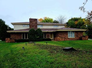 16430 Dane Ct E #16440, Brookfield, WI 53005