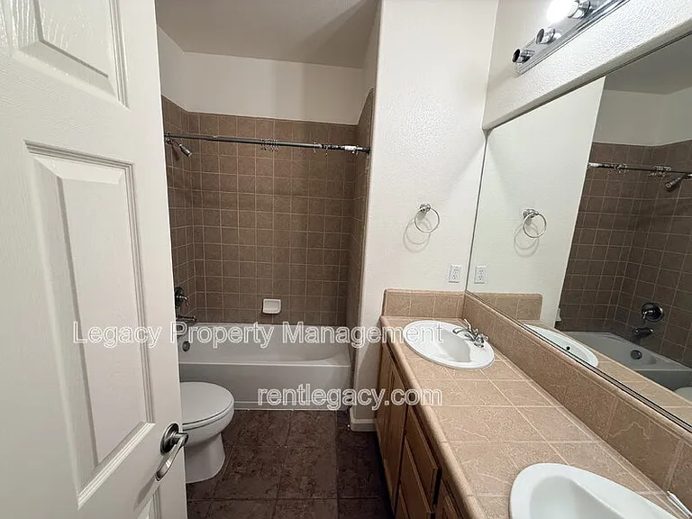 10230 Canadeo Cir — Photo 18