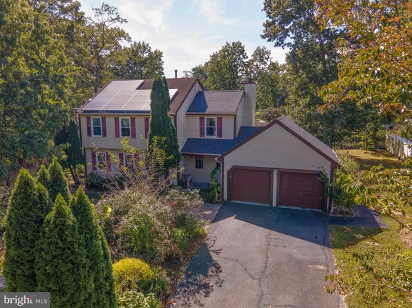 422 Debbie Ln, Millville, NJ 08332