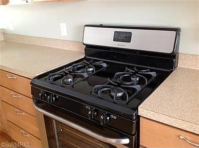 3rd image of 8330 Myers Lake Ave NE