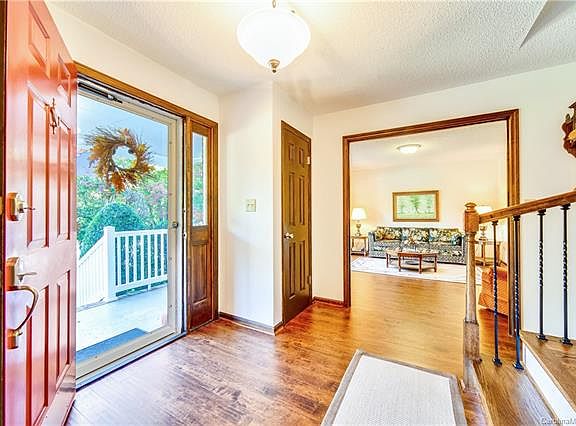 4th image of 210 Belwood Dr