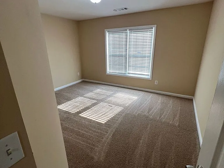 824 Georgian Point Dr — Photo 15