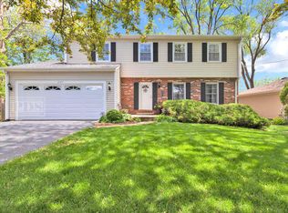 2125 N Summit St, Wheaton, IL 60187