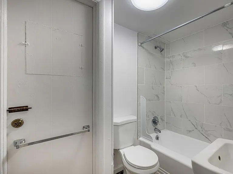 111 N Broadway #T5 — Photo 19