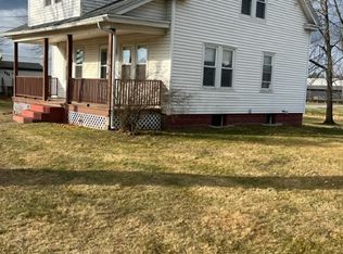 32 Knightly Rd, Hadley, MA 01035