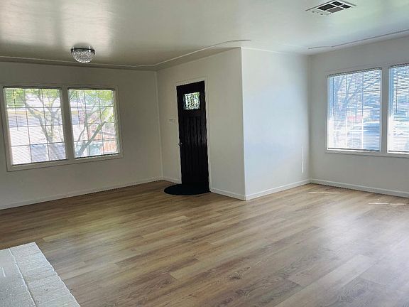 4th image of 1716 W Tulare Avenue