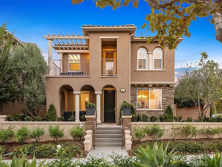 11 Golf Dr — Photo 1