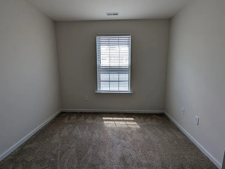 109 Holstein Dr — Photo 18