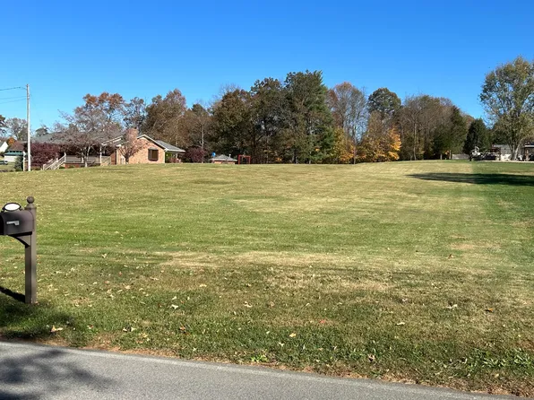Harlan St, Greeneville, TN 37745