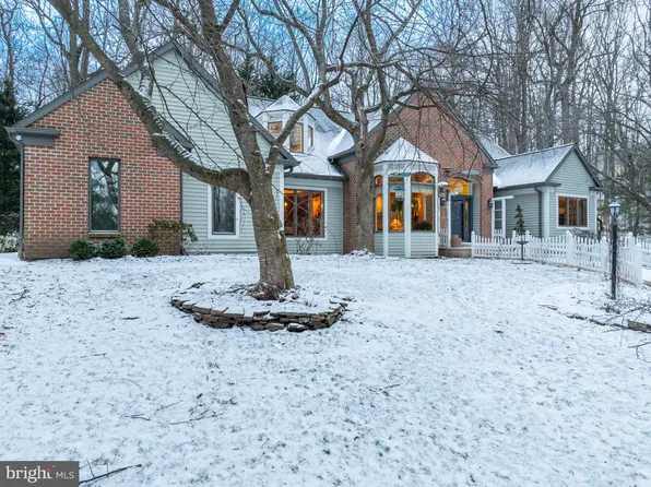 6 Burgundy Dr, Mohnton, PA 19540