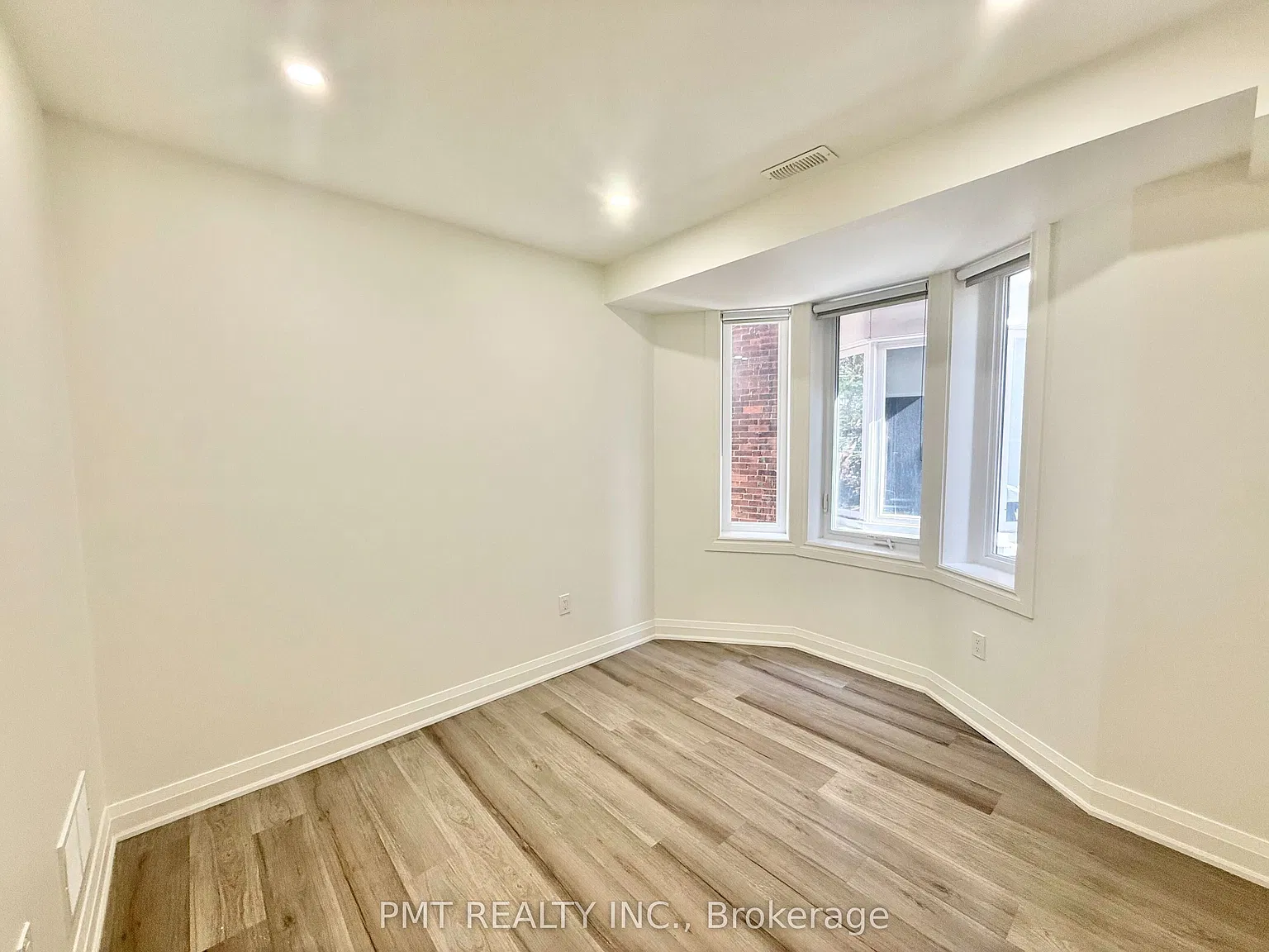 2 bed, $2,589 — Photo 4