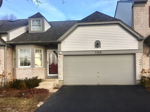 1702 Coach Dr, Naperville, IL 60565