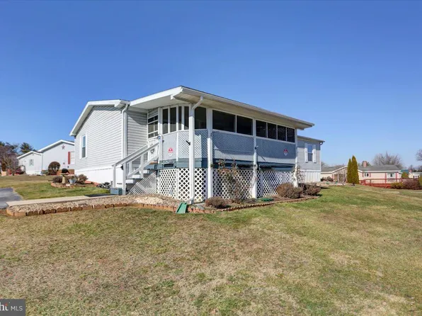 30 Spring Dr, Shippensburg, PA 17257