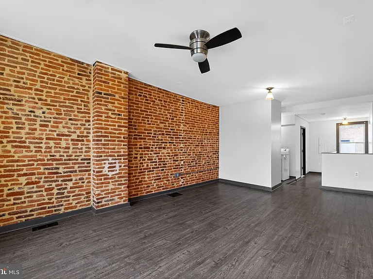 1602 Latrobe St — Photo 7
