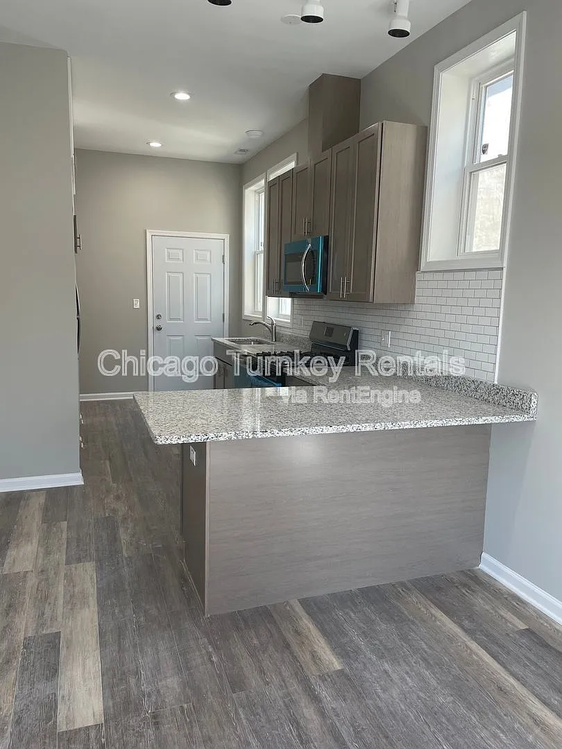 1 bed, 1.0 bath, 600 sqft, $1,500 — Photo 2
