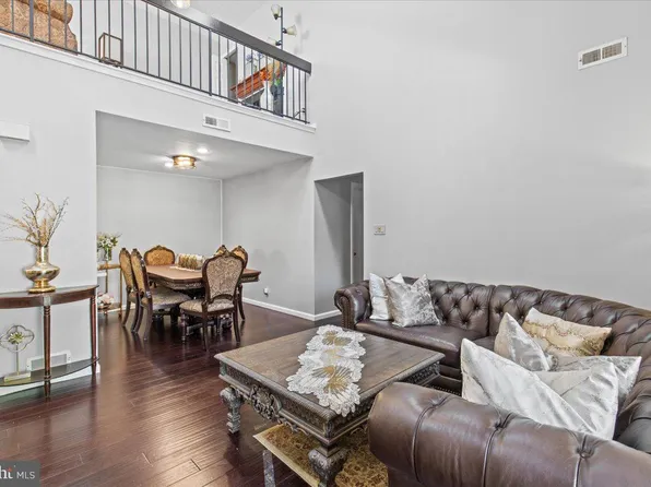 706 Trescott Pl, Mount Laurel, NJ 08054
