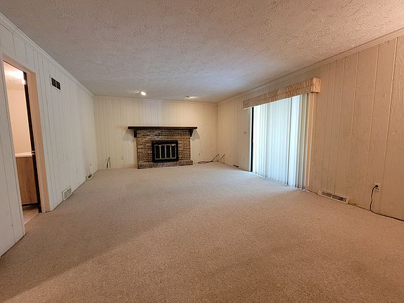 4th image of 159 Creston Dr