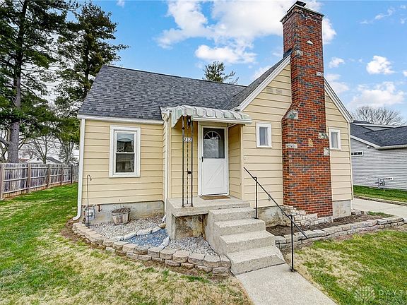 4th image of 212 E Monument St