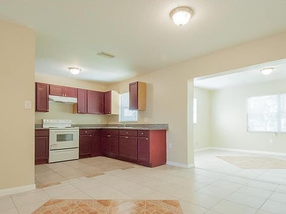 5th image of 4826 Elese St