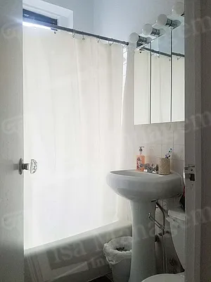 Rented by Lisa Management | media 25