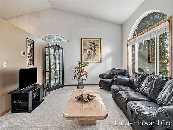 4th image of 2245 Gatetree Ln SE