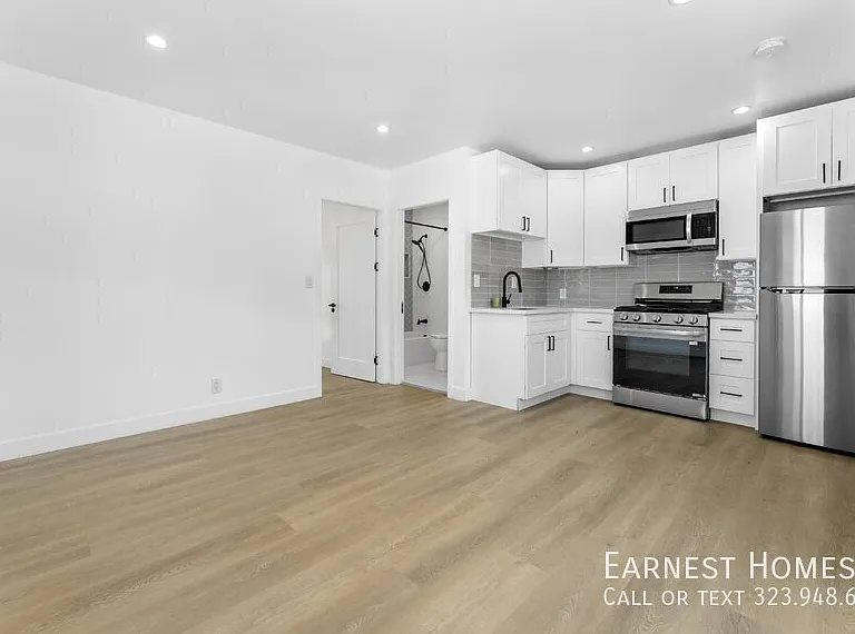 19433 Valerio St #2 — Photo 4