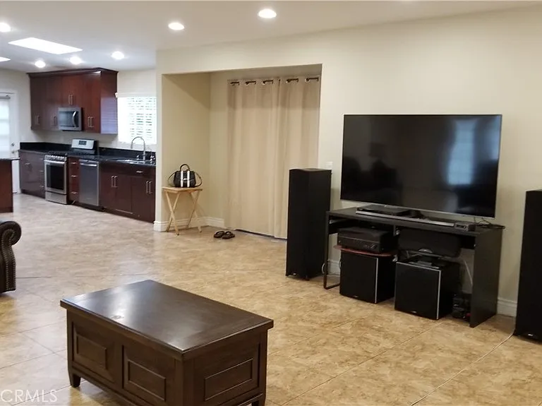5325 La Forest Dr — Photo 5