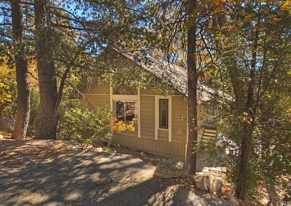1st image of 27438 Oakwood Dr