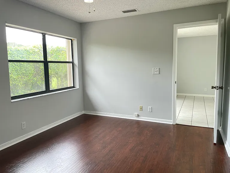 16344 Country Lake Cir — Photo 31