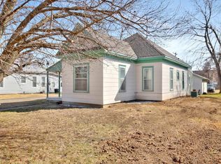 919 E 8th St, Newton, KS 67114