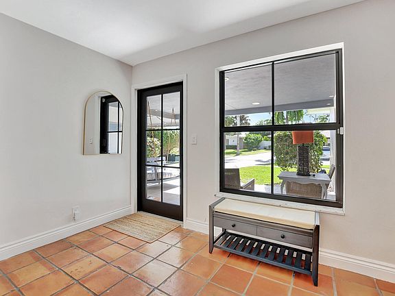 4th image of 801 SW 5th St