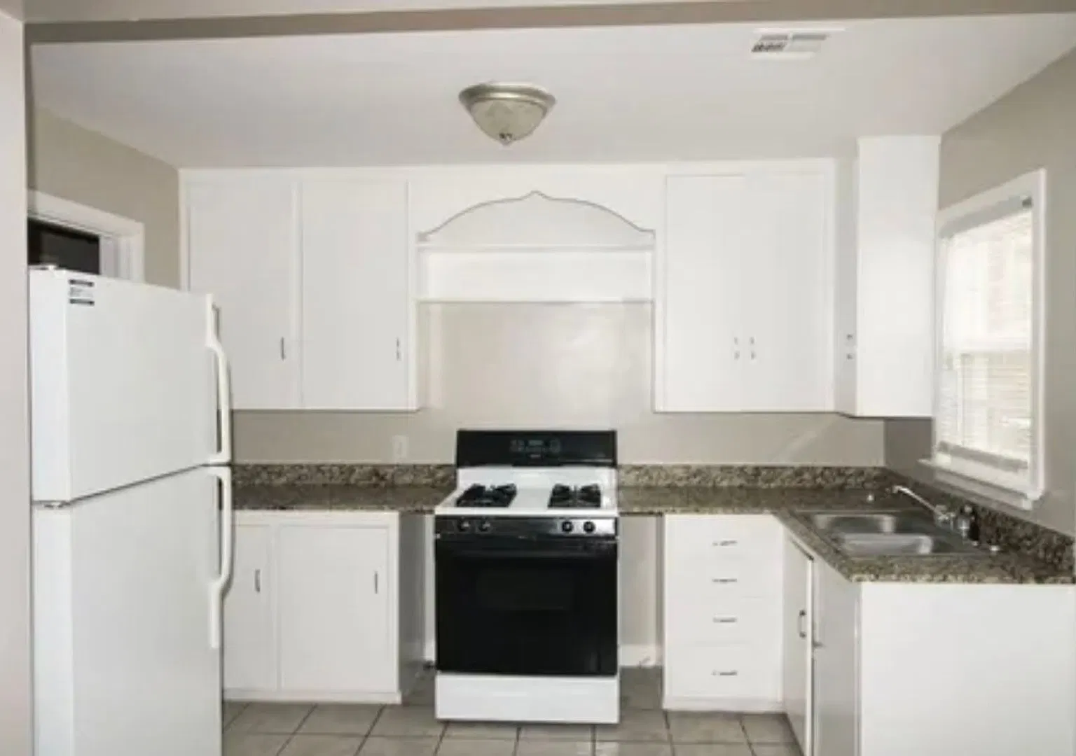 Omicron - 3320-3322 (KC*) — Photo 4