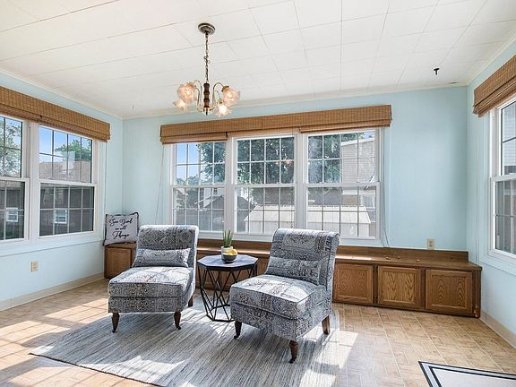 4th image of 1219 2nd St NW #1